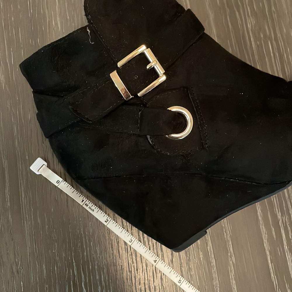 Unique black and gold booties - Picture 6 of 6